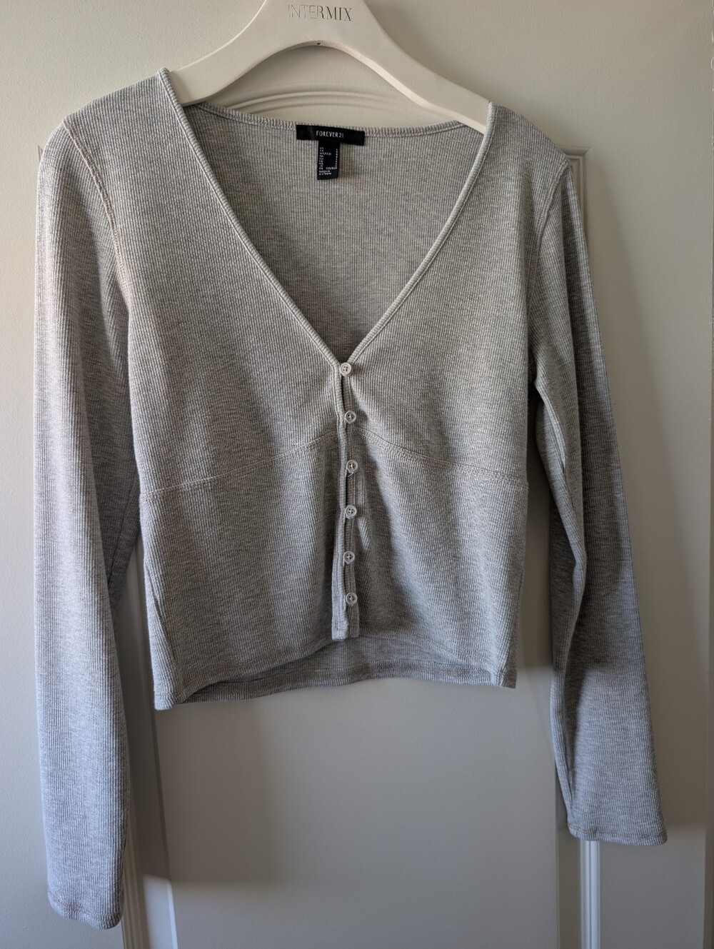 Cropped Light Gray Button-Front Cardigan - Picture 2 of 3
